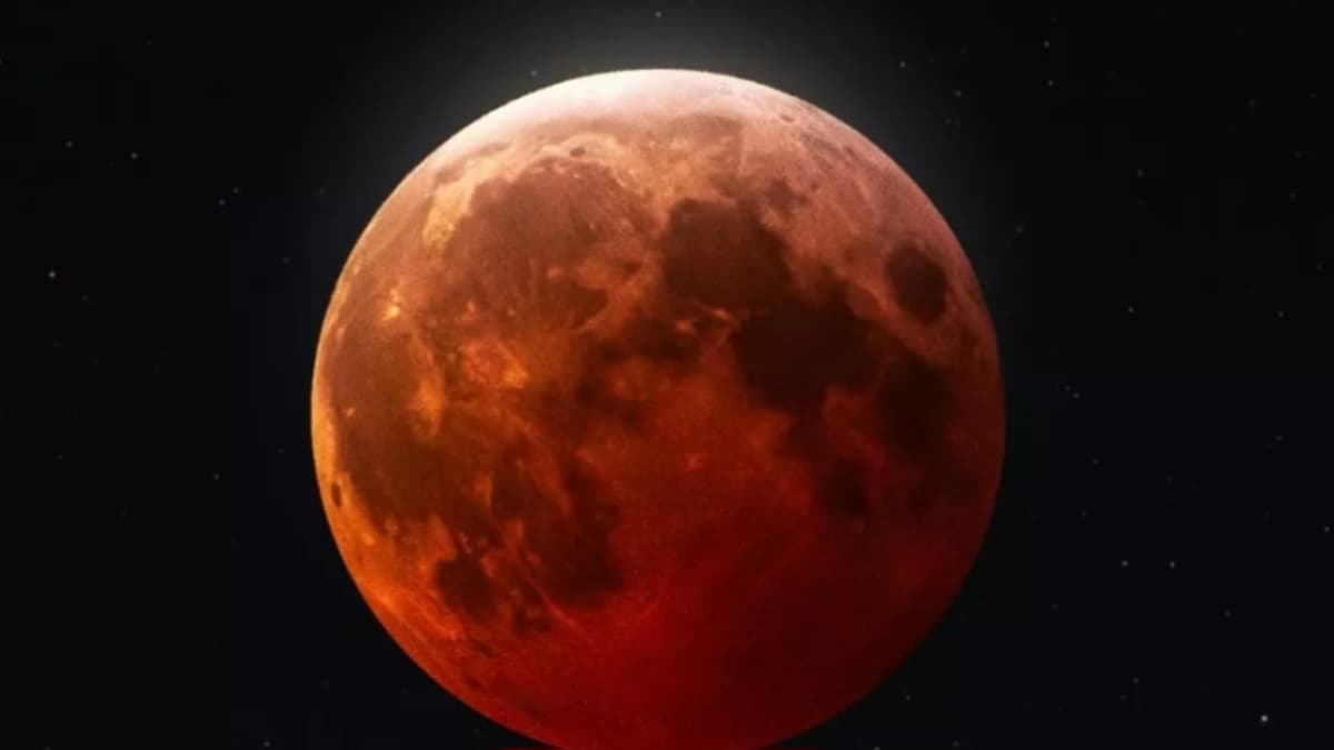 Chandra Grahan 2025 moon