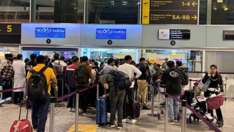 Indigo flight cancelled: क्या है पूरा मामला, क्यों हो रही IndiGo की इतनी फ्लाइट कैंसिल?