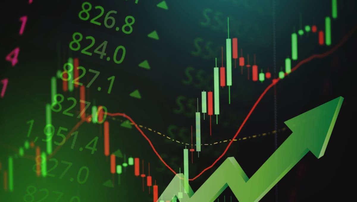 शेयर बाजार में बड़ा उलटफेर: शुरुआती गिरावट के बाद सेंसेक्स की 700 अंकों की दमदार वापसी, जानिए पूरी कहानी आसान भाषा में